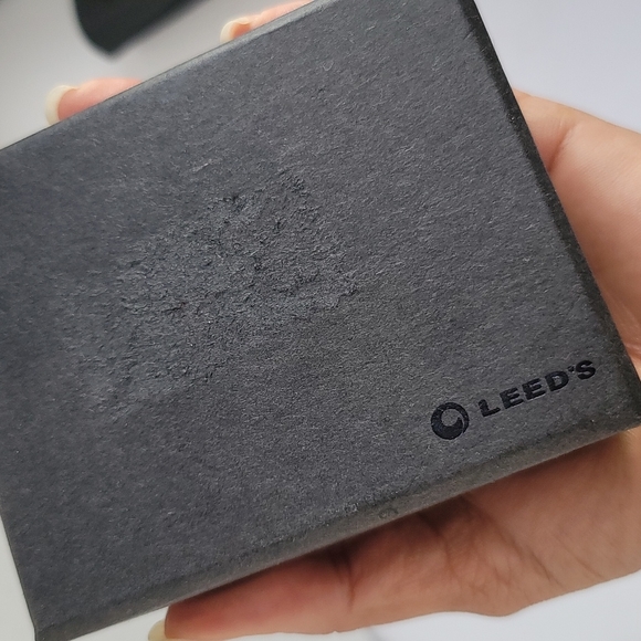 LEED'S wine stopper set of 2 - Picture 4 of 6